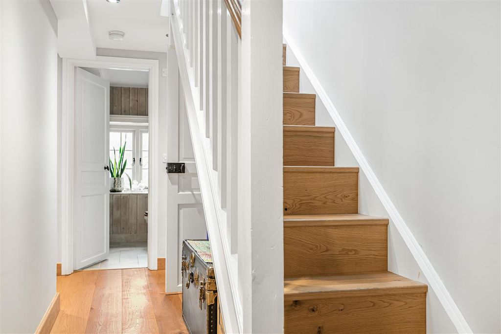 Additional image 7 of 4 bed property for saleQueens Avenue, Bicester OX26