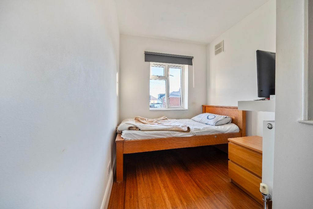Additional image 10 of 3 bed end terrace house for saleDagenham Road, Romford RM7