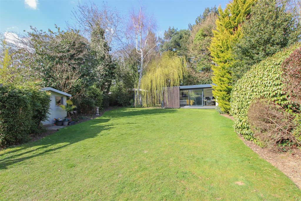 Additional image 38 of 6 bed semi-detached house for saleSt. Catherines Road, Broxbourne EN10