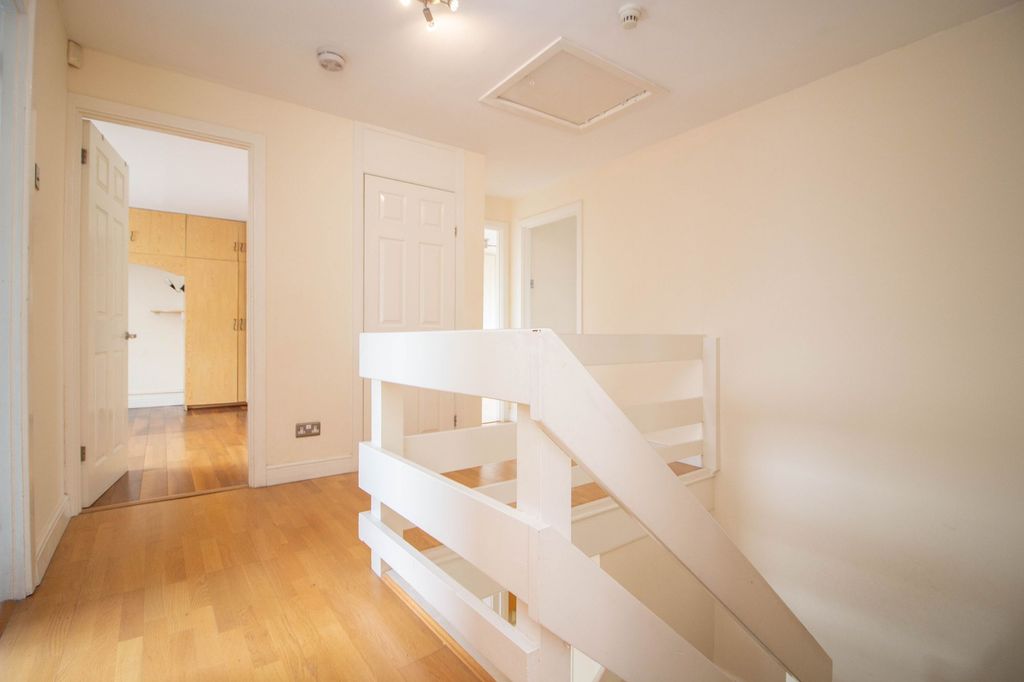 Additional image 15 of 4 bed link detached house for saleFoxleys, Carpenders Park, Watford WD19