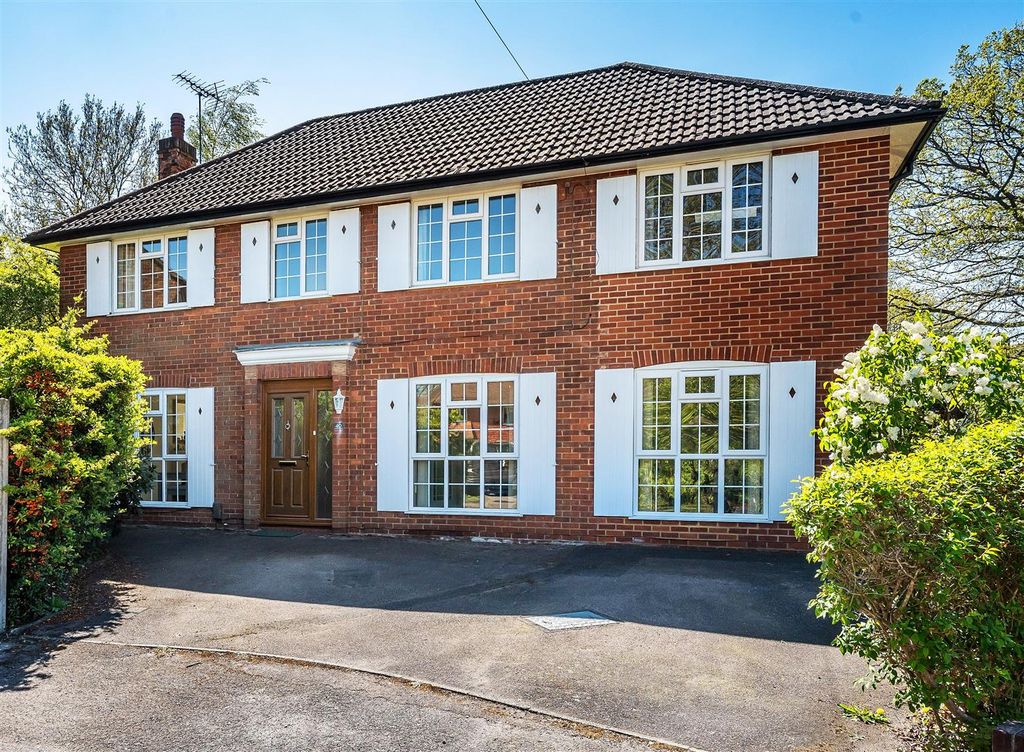 4 bed property for saleGlebe Road, Ashtead KT21