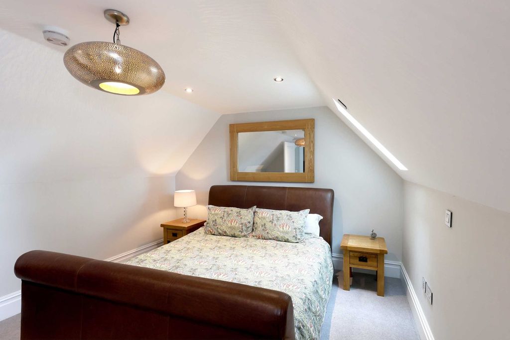 Additional image 19 of 4 bed detached house for saleQueen Elizabeth Crescent, Beaconsfield, Buckinghamshire HP9