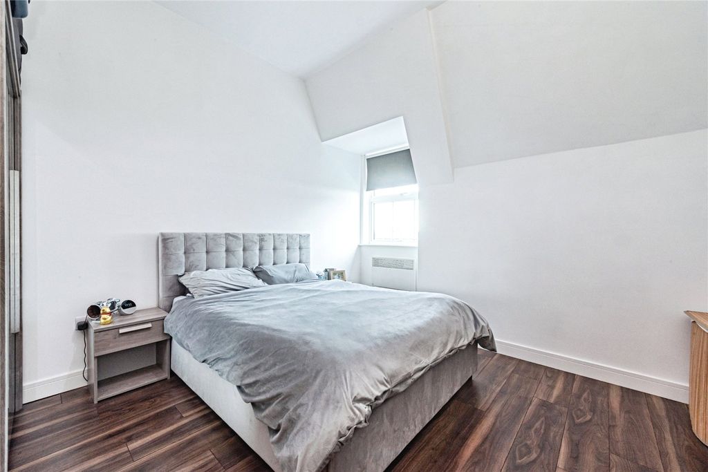 Additional image 14 of 2 bed flat for saleLittle Victoria Street, Basingstoke, Hampshire RG21