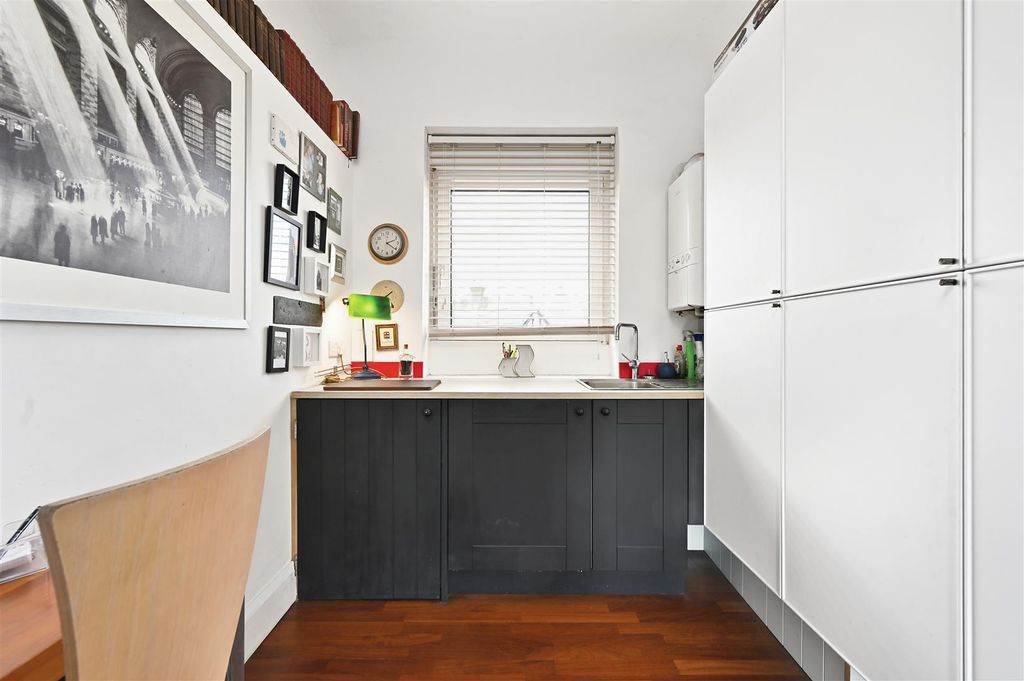 Additional image 24 of 3 bed flat for saleDe La Warr Parade, Bexhill-On-Sea TN40