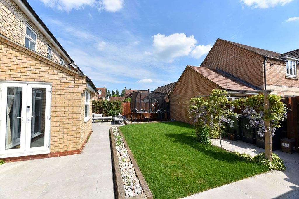 Additional image 32 of 5 bed detached house for saleDevon Drive, Biggleswade SG18