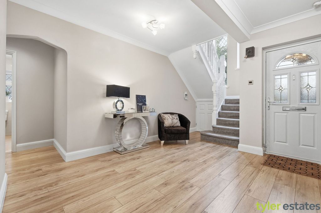 Additional image 17 of 5 bed detached house for saleNoak Hill Road, Billericay CM12