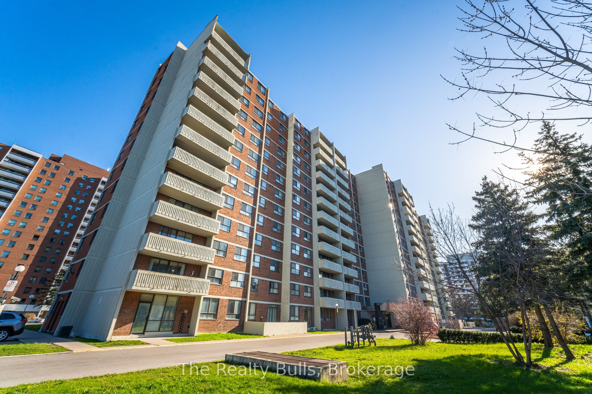 907-10 Stonehill Court, Toronto, ON, M1W 2X8