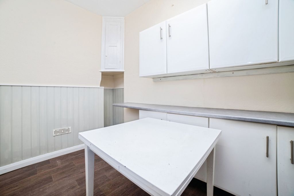 Additional image 3 of 2 bed flat for saleNottingham Road, Somercotes, Alfreton, Derbyshire DE55