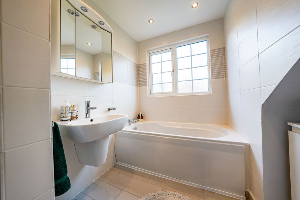 Additional image 23 of 4 bed detached house for saleThe Green, Markfield, Leicester, Leicestershire LE67