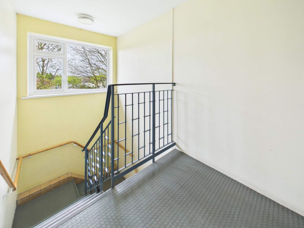 Additional image 7 of 2 bed flat for saleLlanishen Court, Llanishen, Cardiff. CF14
