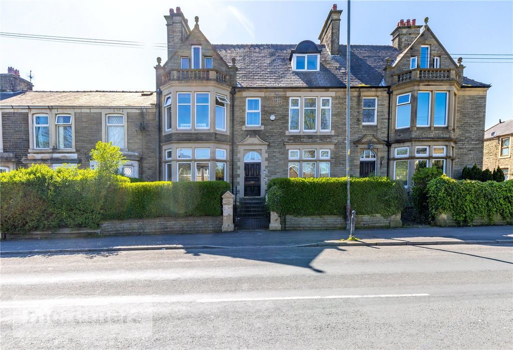 6 bed terraced house for saleWhalley Road, Accrington, Lancashire BB5