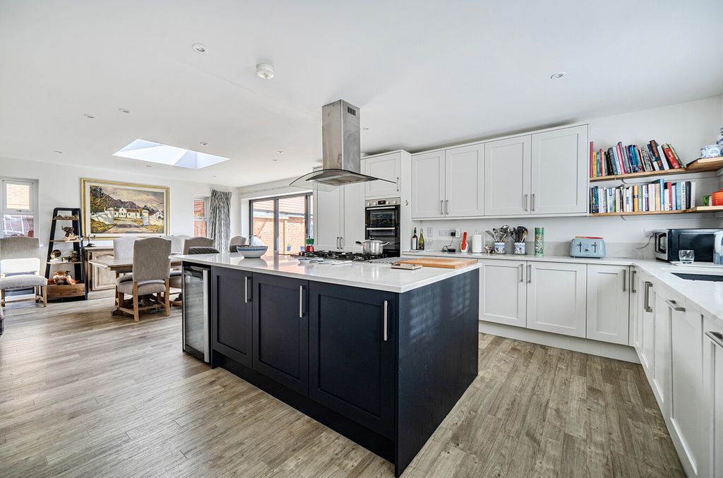 Additional image 3 of 3 bed detached house for saleQuiller Avenue, Arborfield Green, Reading, Berkshire RG2