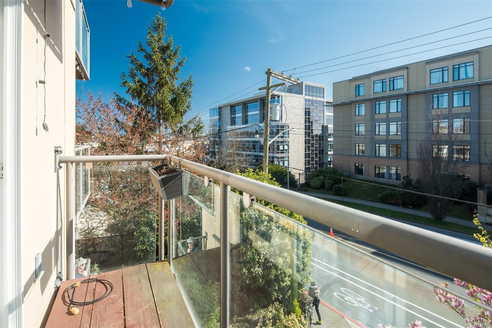 Additional image 3 of 303-356 Gorge Road E, Victoria, BC, V8T 2W2