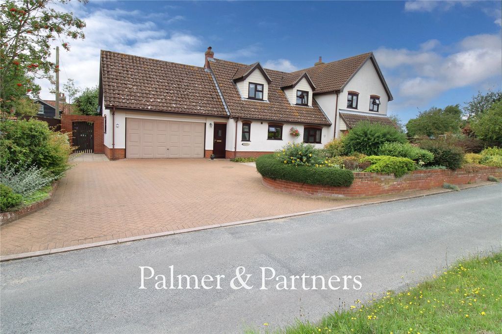 5 bed detached house for salePost Office Road, Knodishall, Saxmundham, Suffolk IP17