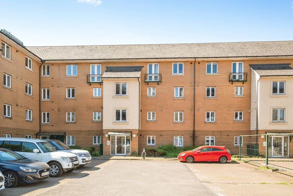 2 bed flat for saleForio House, Ffordd Garthorne, Cardiff CF10