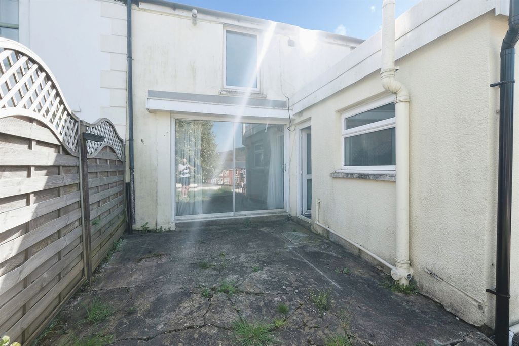 1 bed end terrace house for saleHafod Fan Terrace, Six Bells, Abertillery NP13