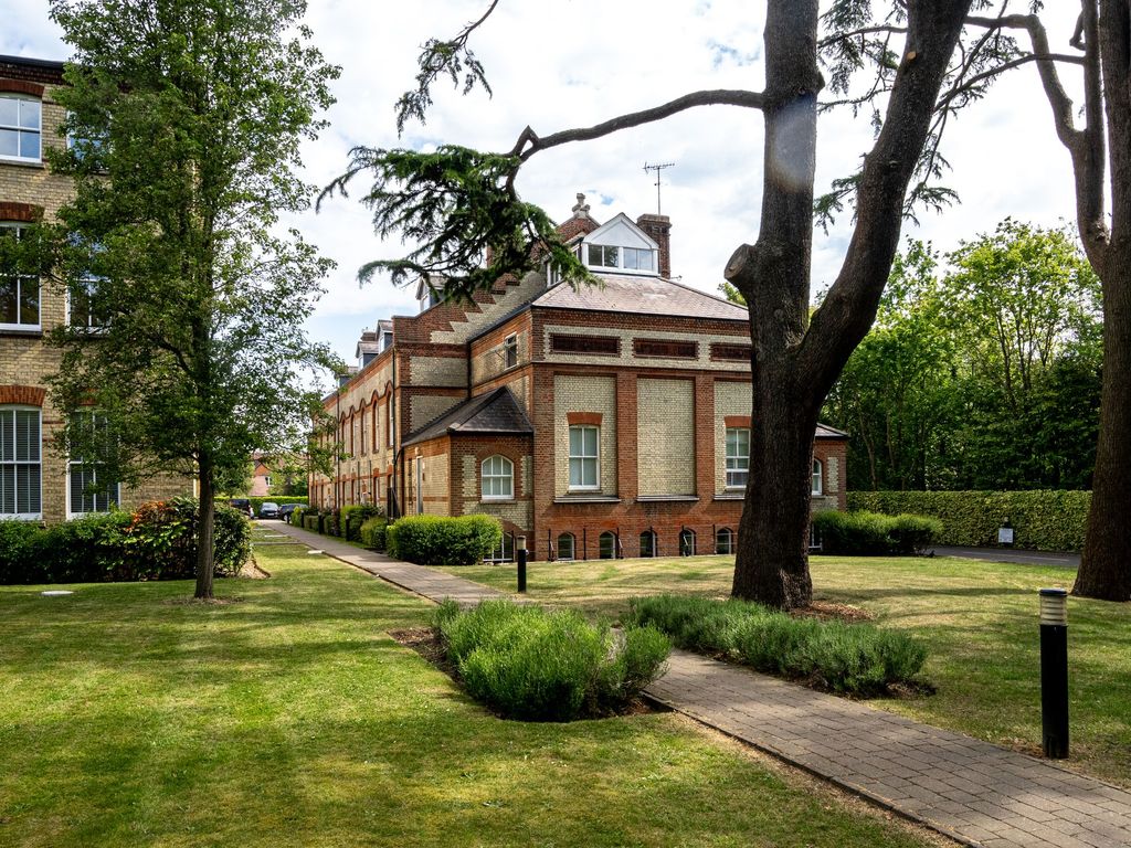 2 bed flat for saleMallard Road, Leavesden Court Mallard Road WD5