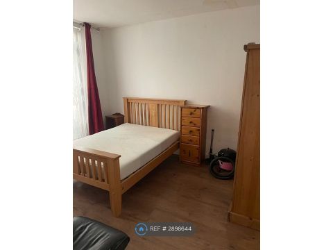 Grove Park, London NW9
