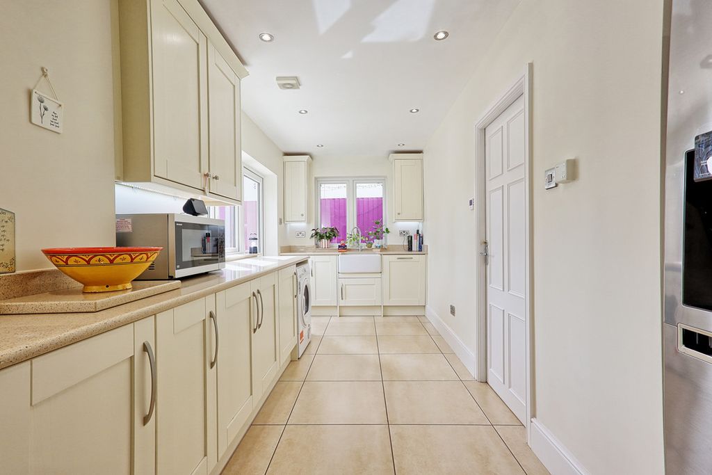 Additional image 27 of 7 bed detached house for saleErnest Road, Emerson Park RM11