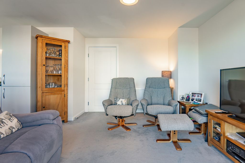 Additional image 4 of 2 bed flat for saleDrummossie Road, Inverness IV2