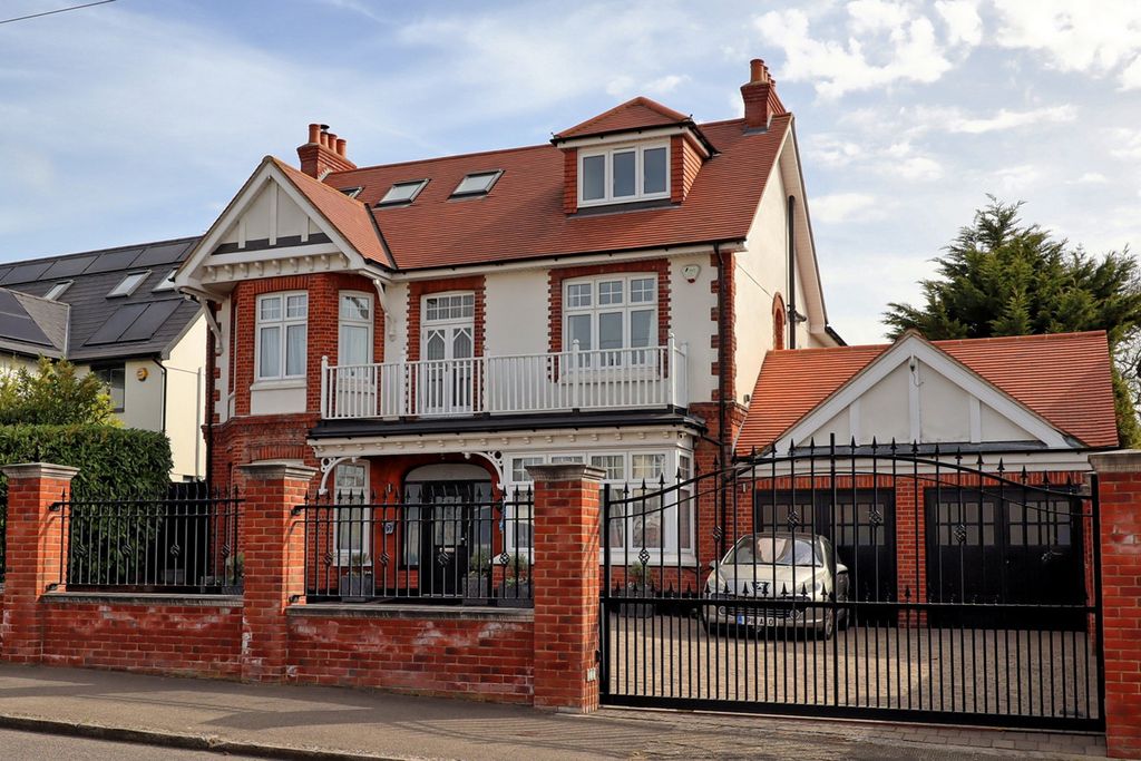 7 bed detached house for saleErnest Road, Emerson Park RM11