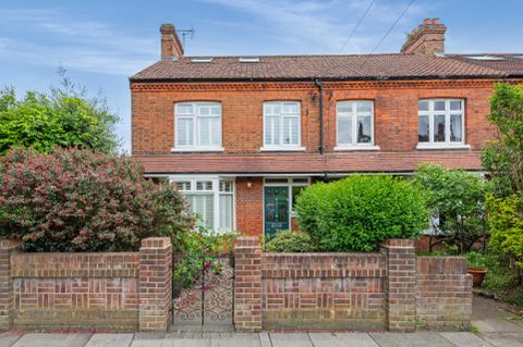 Clifden Road, Brentford TW8