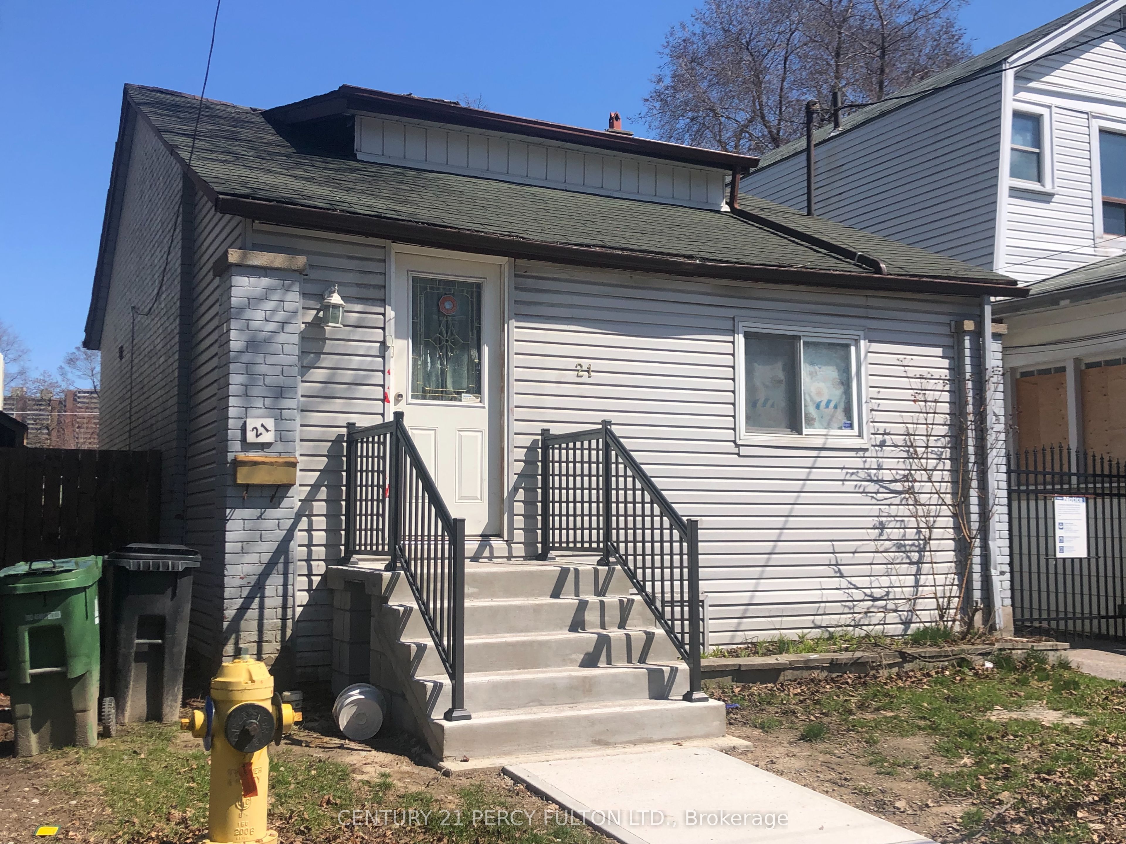 21 Eastdale Avenue, Toronto, ON, M4C 4Z8