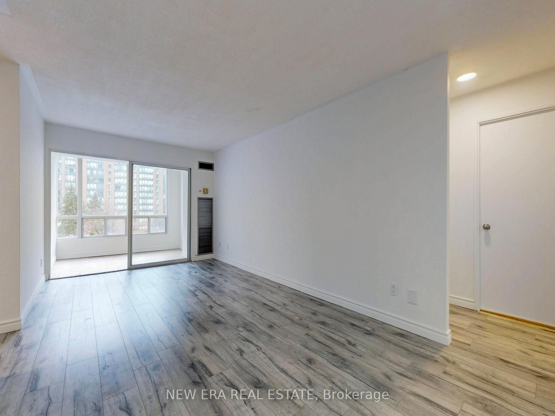 Additional image 2 of 409-115 Hillcrest Avenue, Mississauga, ON, L5B 3Y9