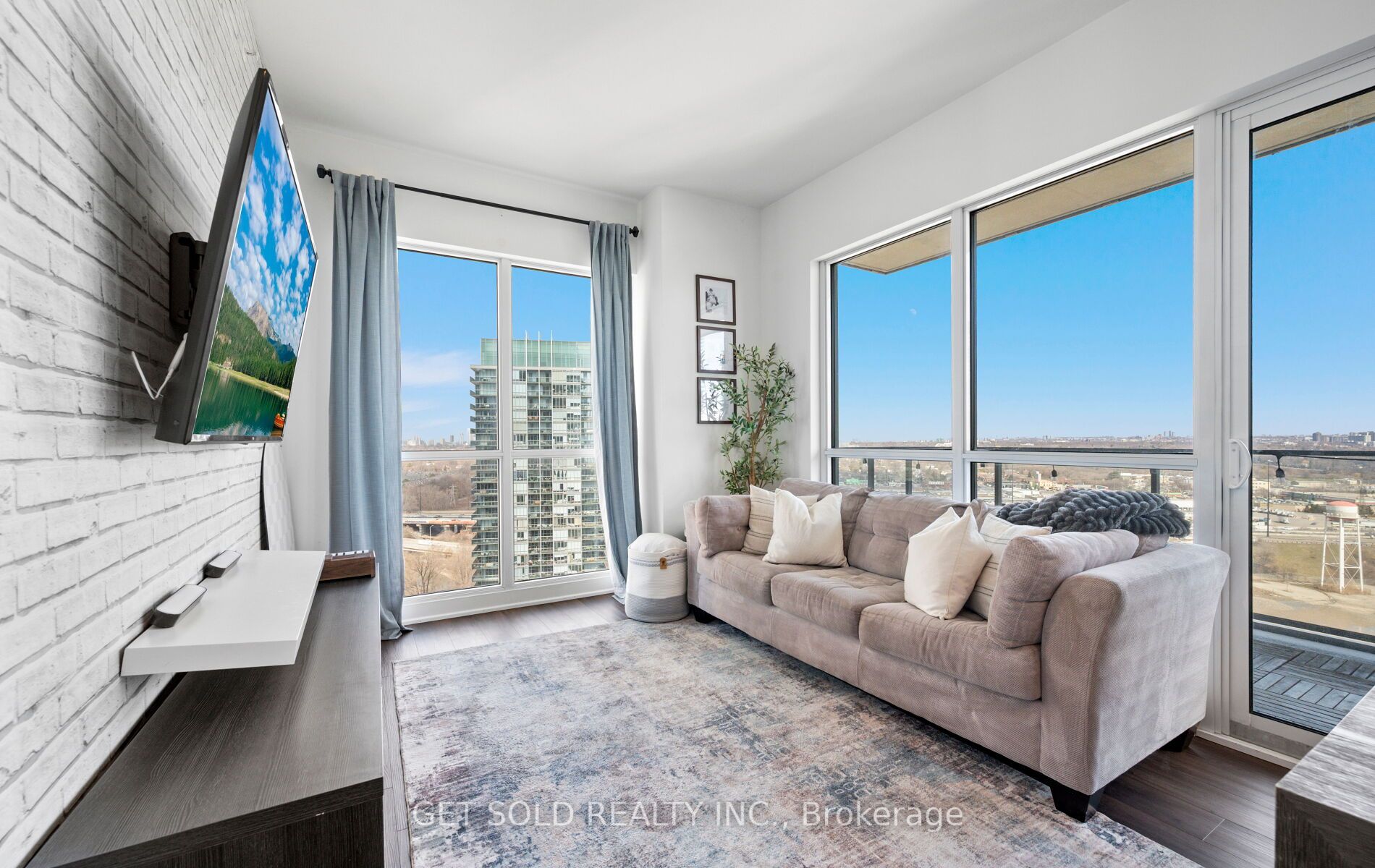 2407-10 Park Lawn Road, Toronto, ON, M8V 0H9