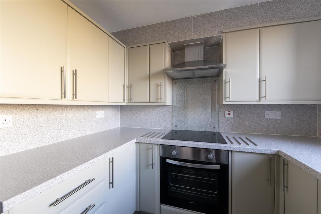 Additional image 7 of 2 bed flat for sale2 Connel Court, Ardconnel Street, Inverness IV2