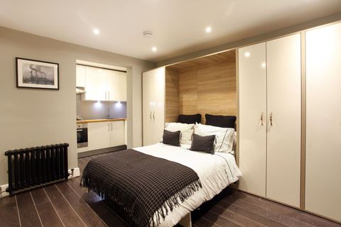 Warwick Avenue, Little Venice, London W9, Maisonette to rent
