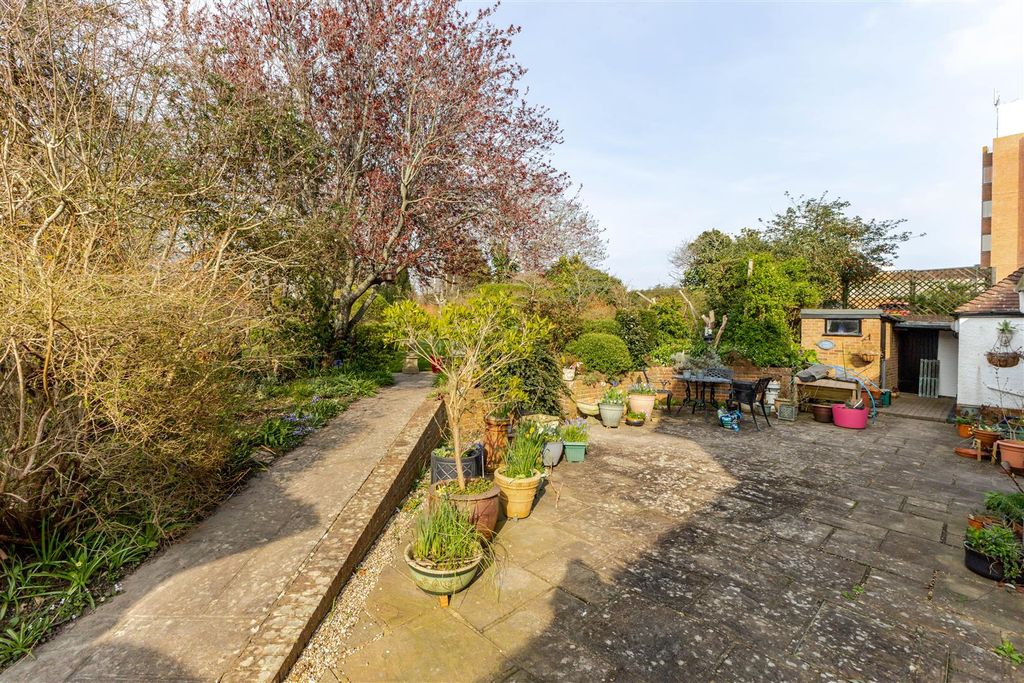 Additional image 23 of 6 bed detached house for saleCollington Avenue, Bexhill-On-Sea TN39