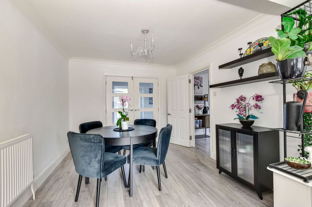 Additional image 14 of 4 bed semi-detached house for saleTibbs Hill Road, Abbots Langley WD5