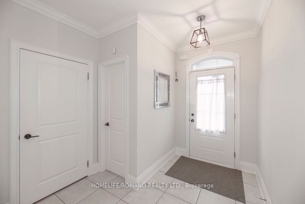 Additional image 2 of 100 Falstaff Avenue, Toronto, ON, M6L 2E4