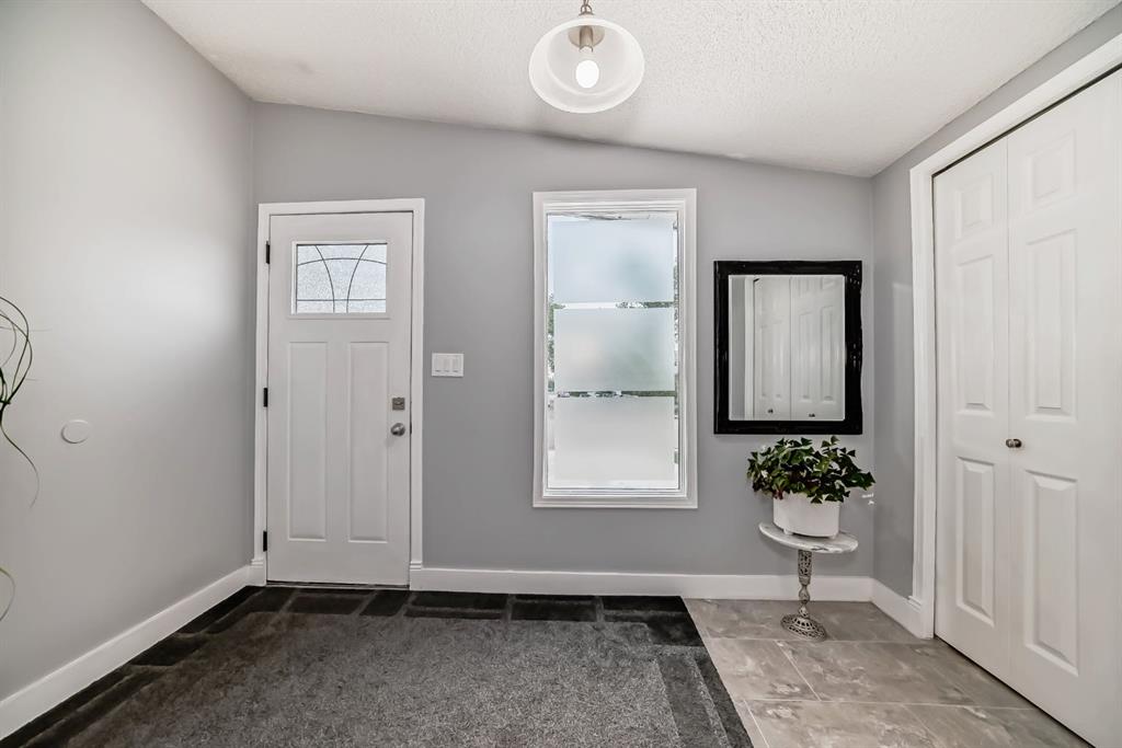 Additional image 2 of 5519 Buckthorn Road NW, Calgary, AB, T2K 2Y6
