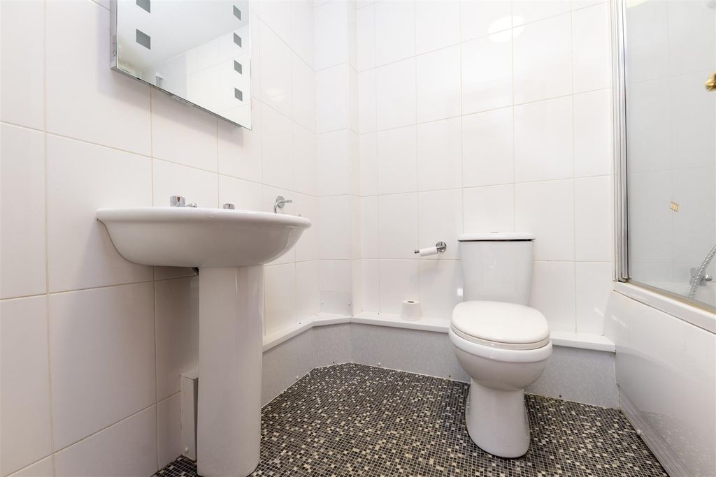 Additional image 9 of 2 bed flat for sale13 Connel Court, Ardconnel Street, Inverness IV2