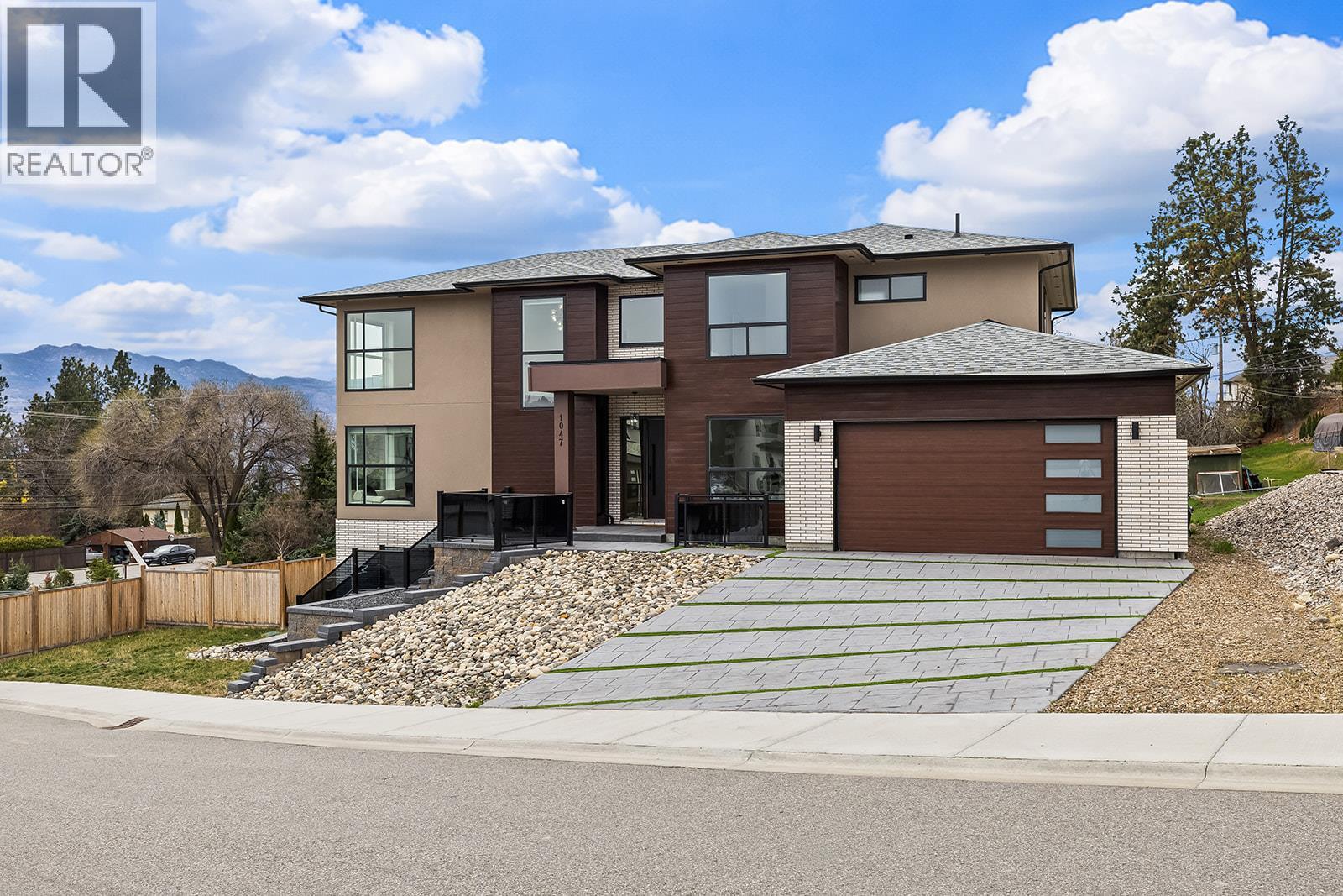 Additional image 2 of 1047 Oak Barrel Place, West Kelowna, BC, V1Z2G9