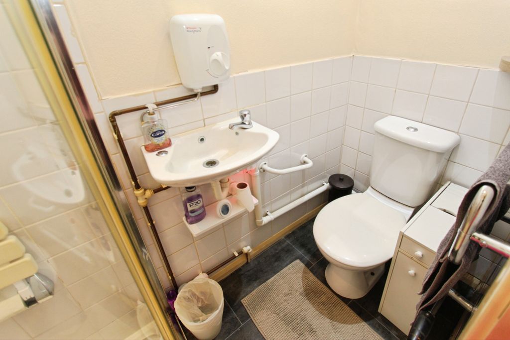 Additional image 5 of 2 bed flat for saleVictoria Street, Long Eaton, Long Eaton NG10