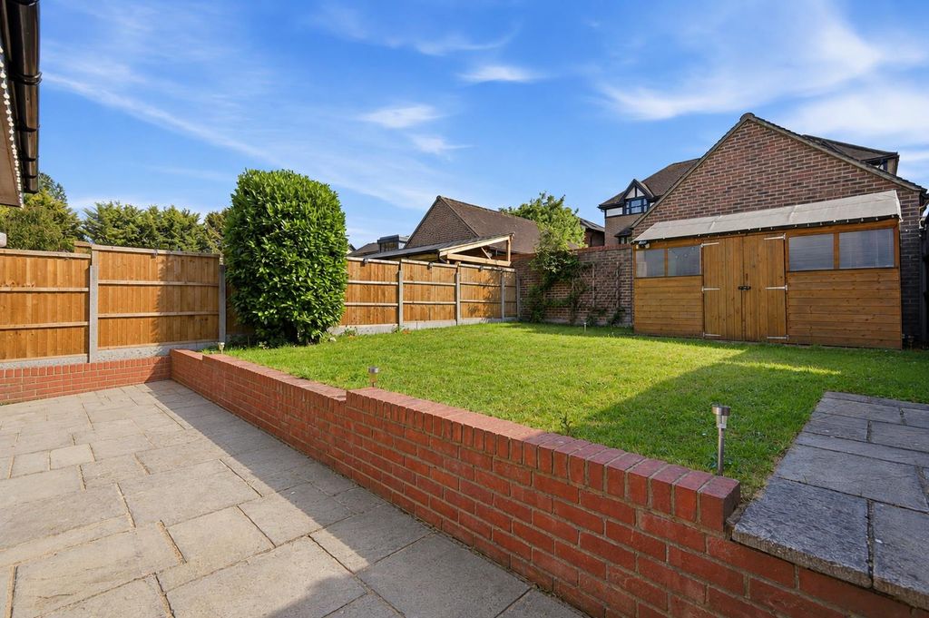 Additional image 12 of 4 bed semi-detached house for saleWestbury Lane, Buckhurst Hill IG9