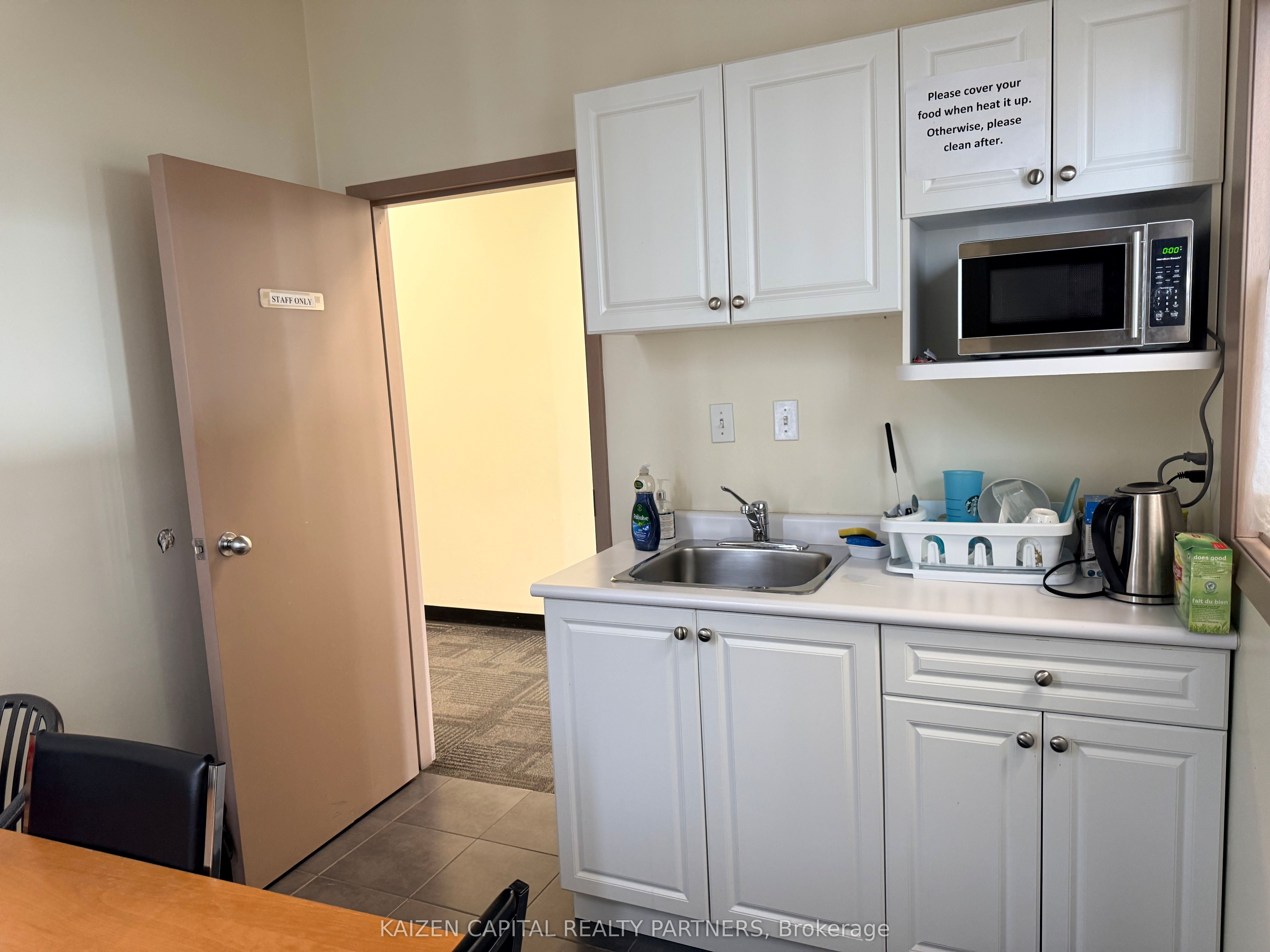 Additional image 5 of 202A-901 Jane Street, Toronto, ON, M6N 4C6