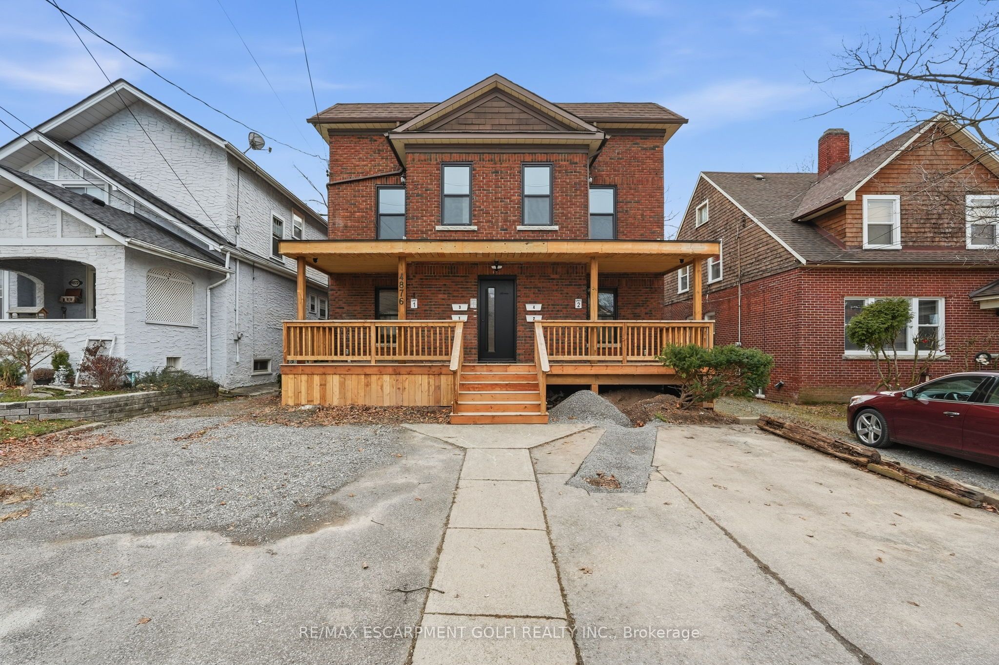 2-4876 Simcoe Street, Niagara Falls, ON, L2E 1V9