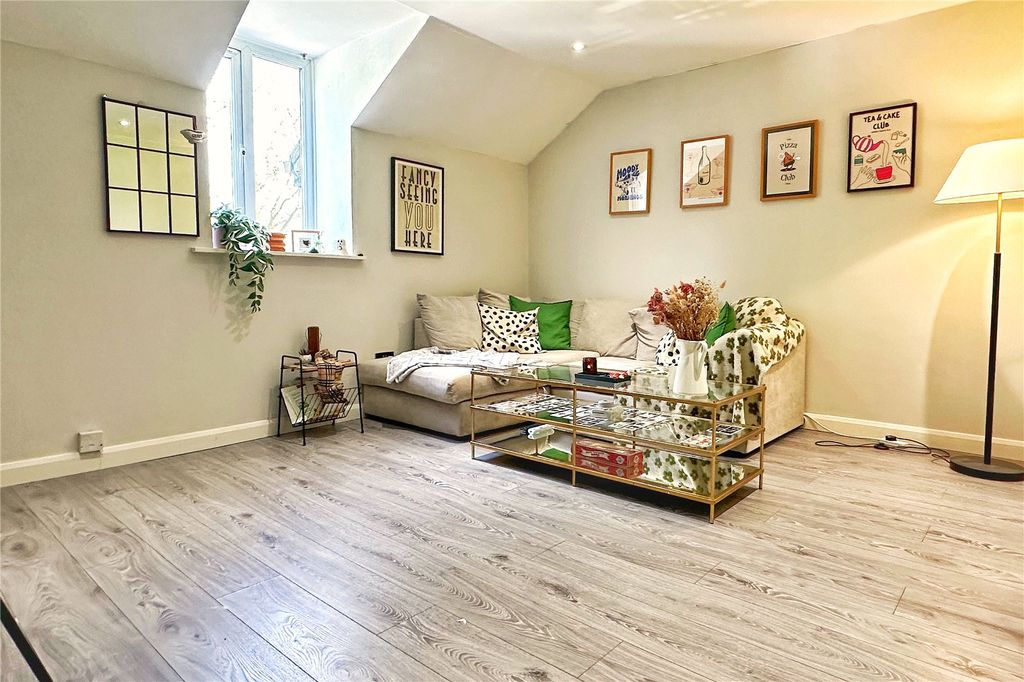 Additional image 3 of 2 bed flat for saleOldham Road, Ashton-Under-Lyne, Greater Manchester OL7