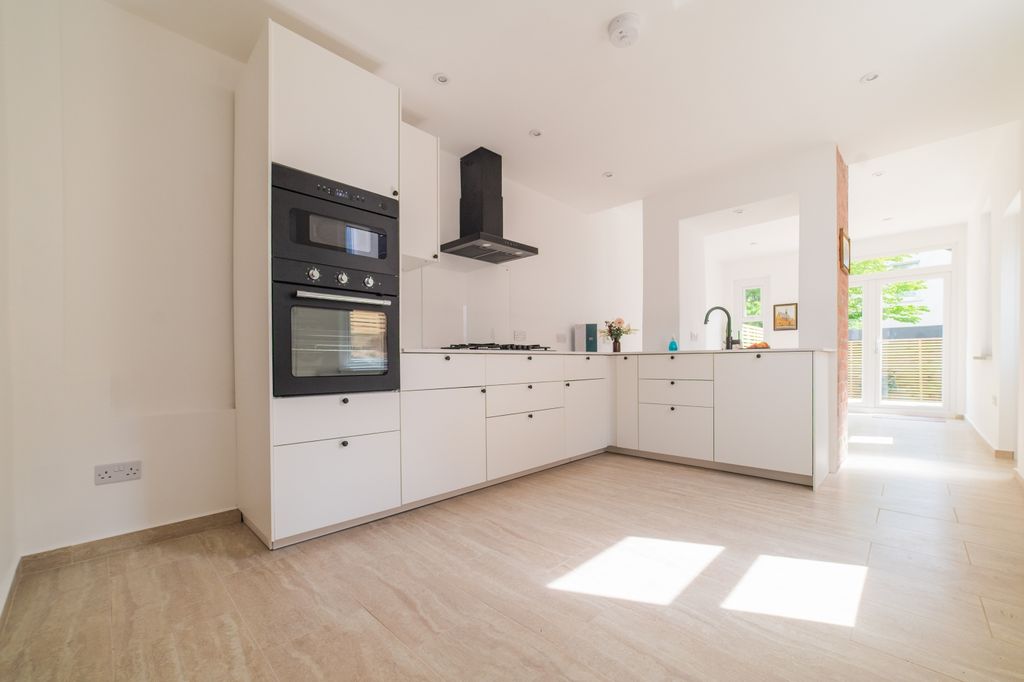 Additional image 16 of 4 bed end terrace house for saleBalaclava Road, Penylan CF23