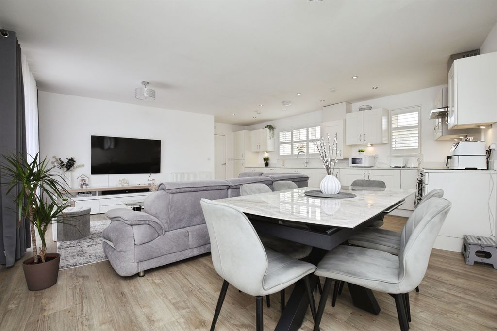 Additional image 5 of 3 bed maisonette for saleDraper Close, Andover SP11