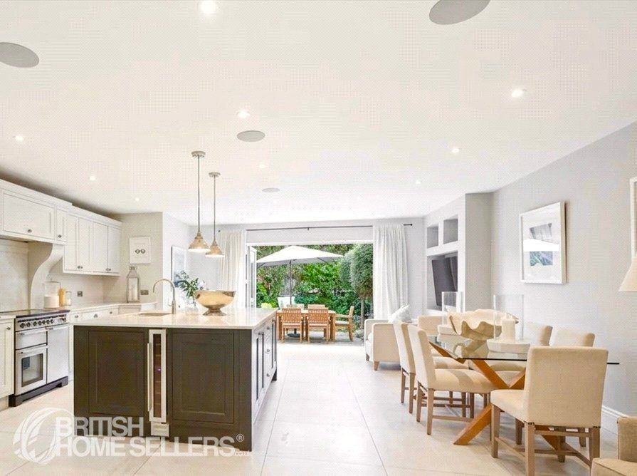 Additional image 4 of 4 bed semi-detached house for saleWarrens End, Addlestone, Surrey KT15