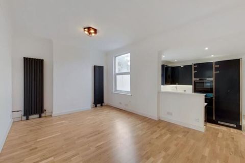 High Street, Upton Park, London E6