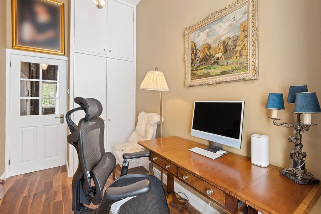 Additional image 15 of 2 bed flat for saleKing's Stables Road, Old Town, Edinburgh EH1