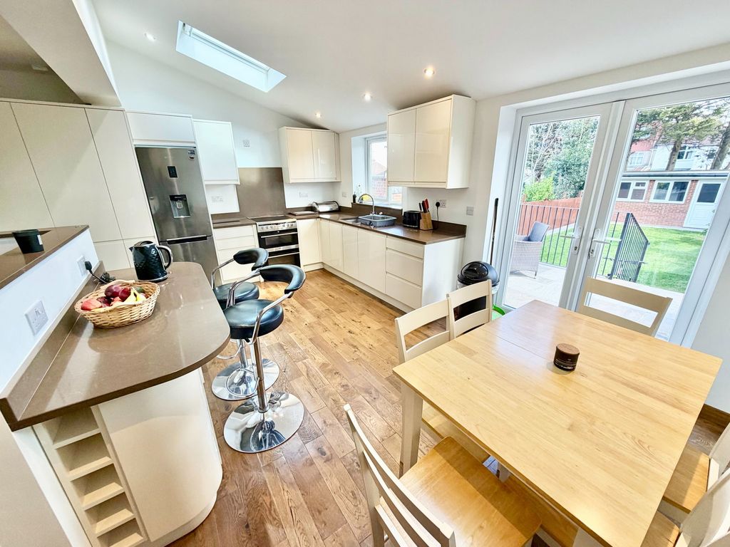 4 bed semi-detached house for saleSt. Georges Avenue, Kingsbury, London NW9