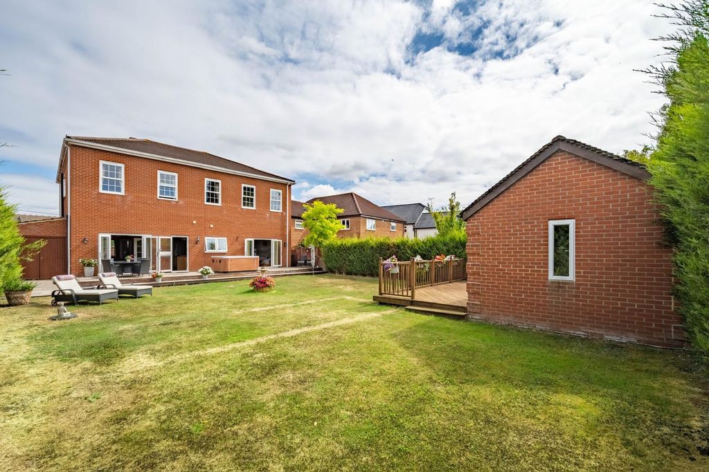 Additional image 18 of 4 bed detached house for saleNoak Hill Road, Billericay CM12