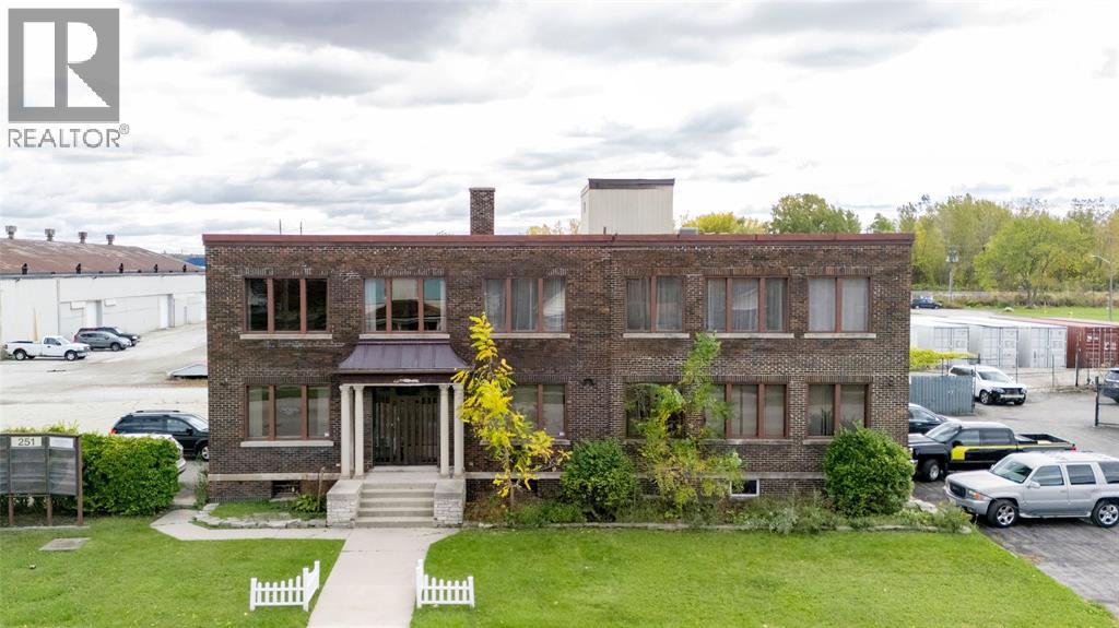 4-251 Campbell Street, Sarnia, ON, N7T2H2